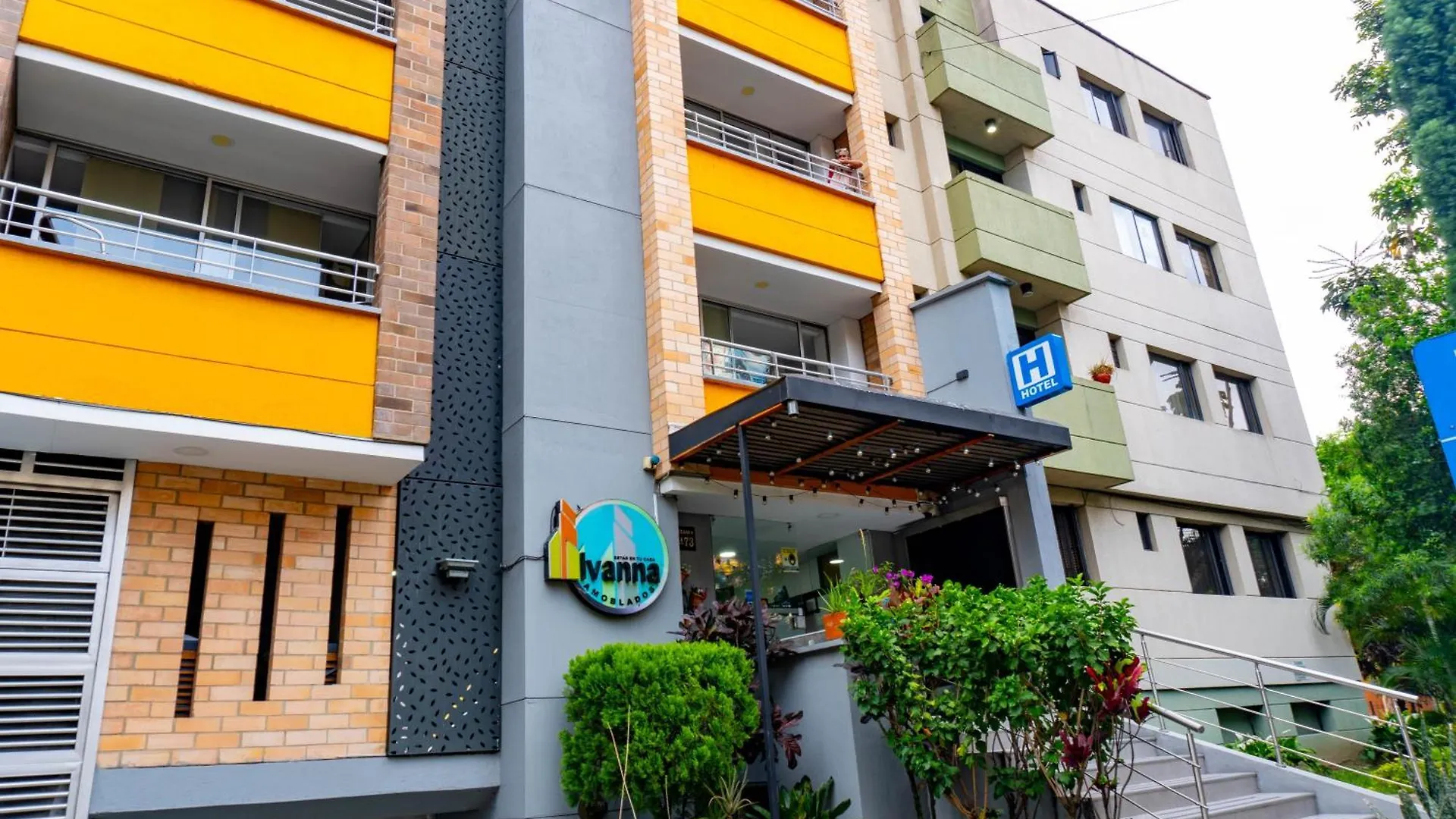 Ivanna Jumar Apartahotel Medellín Colombia