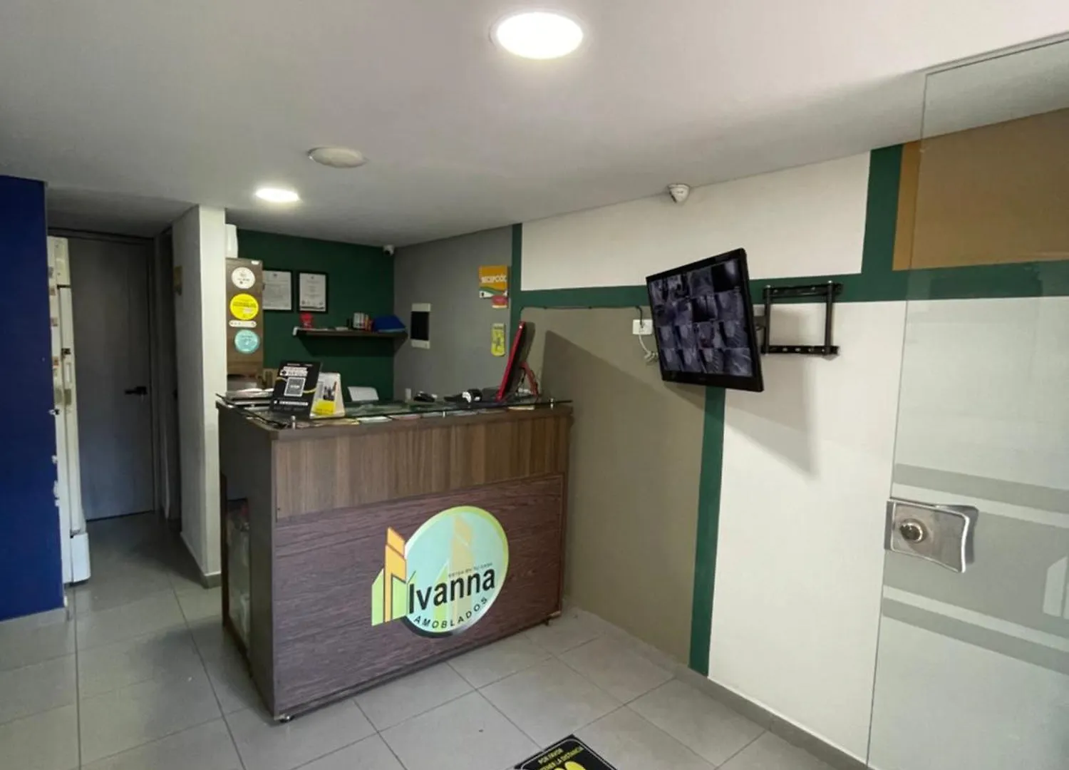 Ivanna Jumar Apartahotel Medellín
